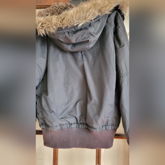 American Eagle Outfitters Women's Fur lined Hooded Coat size S/P - Picture 12 of 12